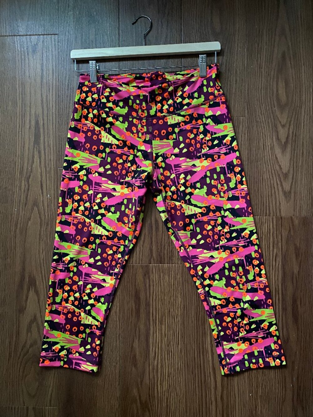 RARE Zumba Kingston Vibes Perfect Capri Leggings Colourful Medium